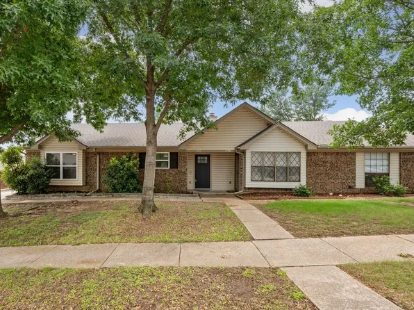 2416 Shady Turf Dr, Bedford, TX 76022