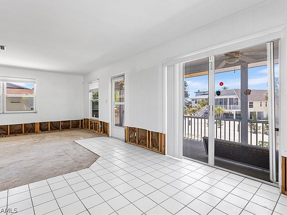 4th image of 127 Andre Mar Dr