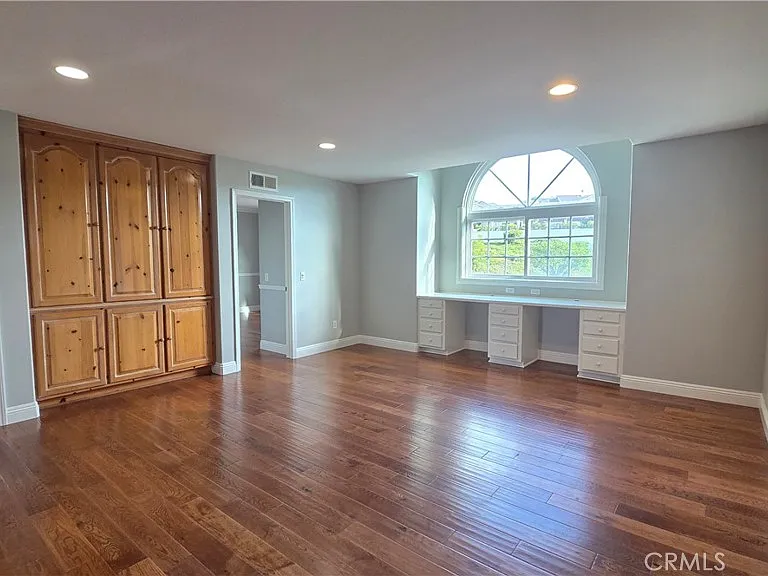 8 Miranda — Photo 22