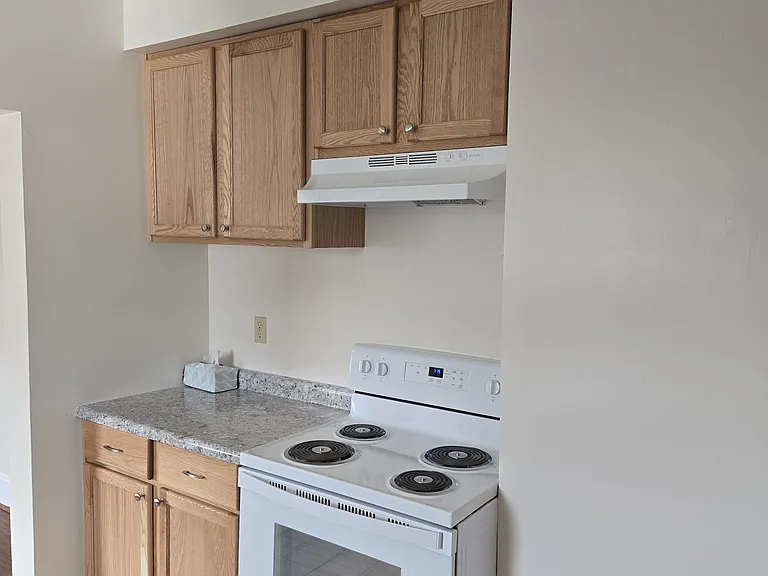 906 N Monroe St #2 — Photo 4