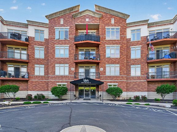3rd image of 20971 Shoreline Ct APT 215