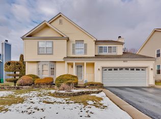 695 Mayfair Dr, Carol Stream, IL 60188