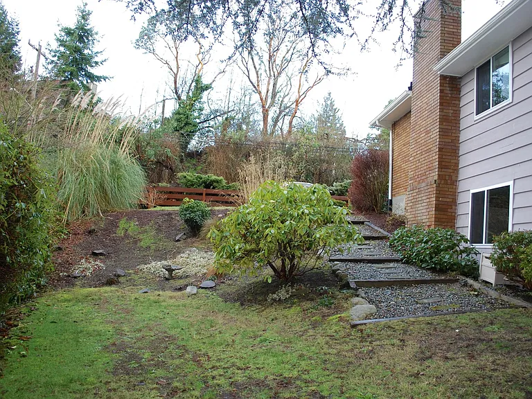 10832 35th Ave SW — Photo 7