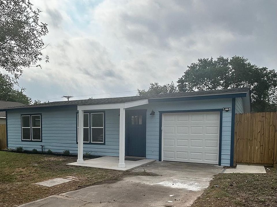 1st image of 1506 E Corpus Christi St.