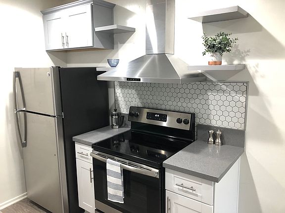 4th image of 6565 Fountain Ave APT 5
