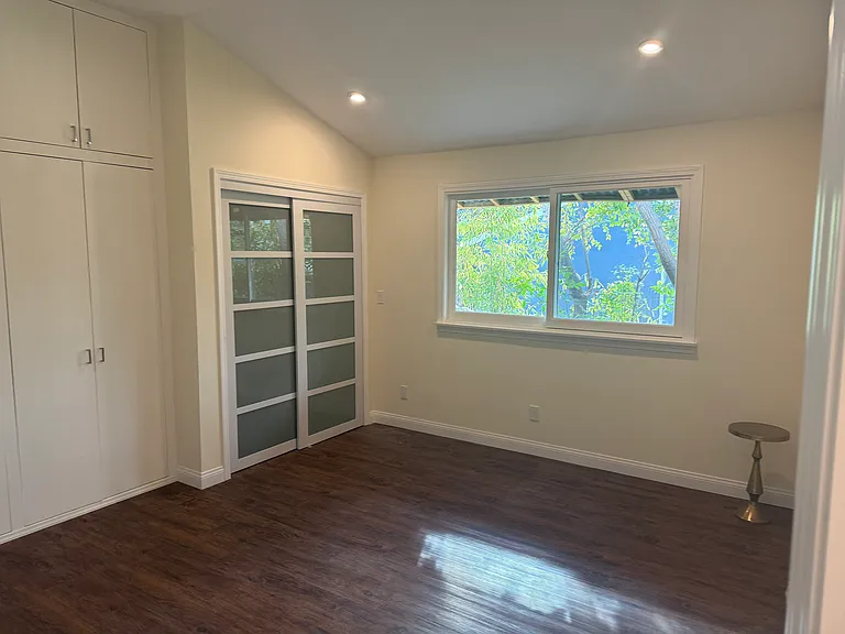 1724 Court Ave #1 — Photo 8