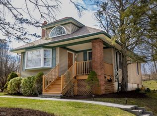 88 Davis Rd, Franklin, NJ 07416