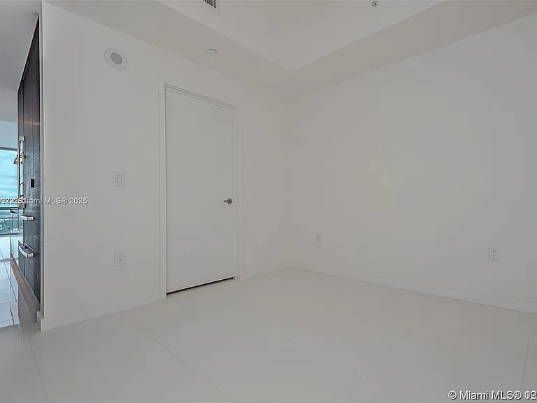 851 NE 1st Ave #1608 — Photo 6