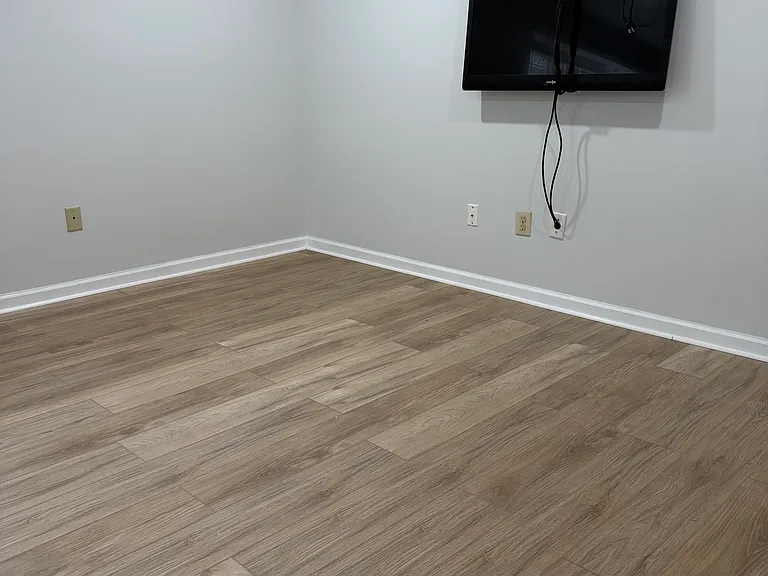 323 Glenn Rose Cir — Photo 24