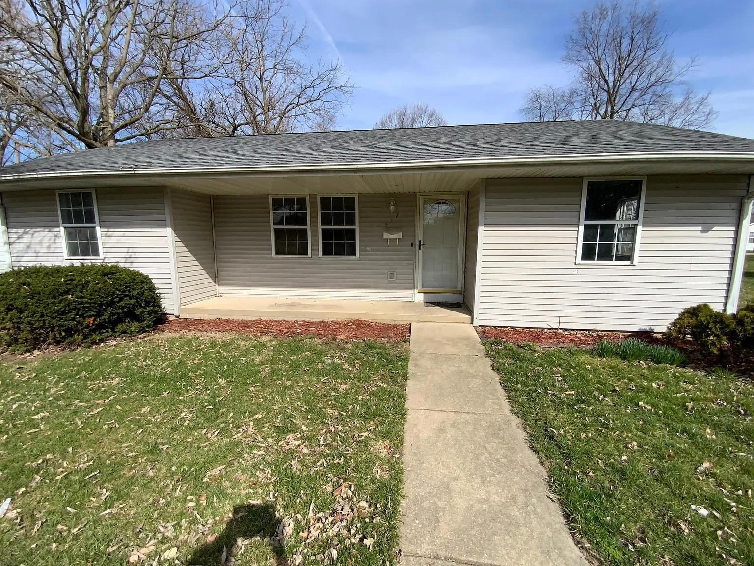 517 W English St photo 1