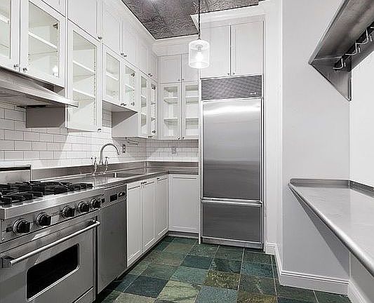 3rd image of 260 W Broadway #4A