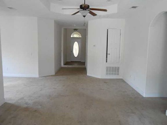 2nd image of 3472 Willow Ln