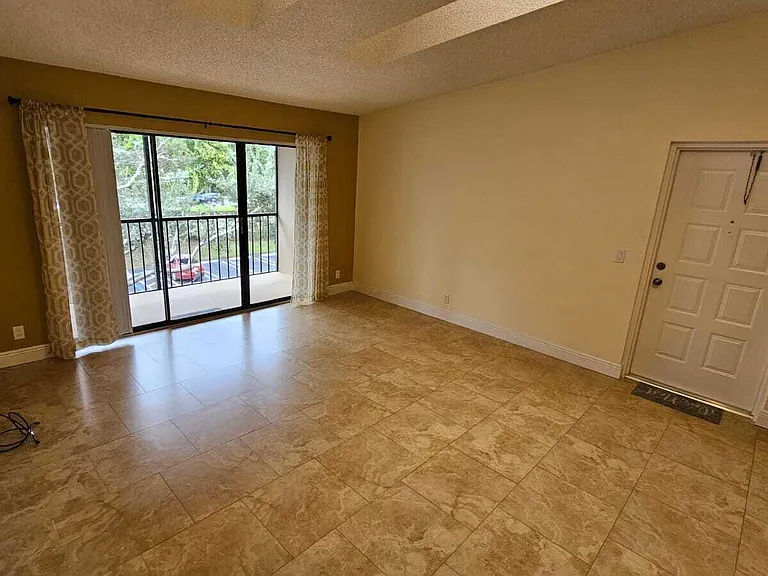 205 Foxtail Dr #H3 — Photo 17