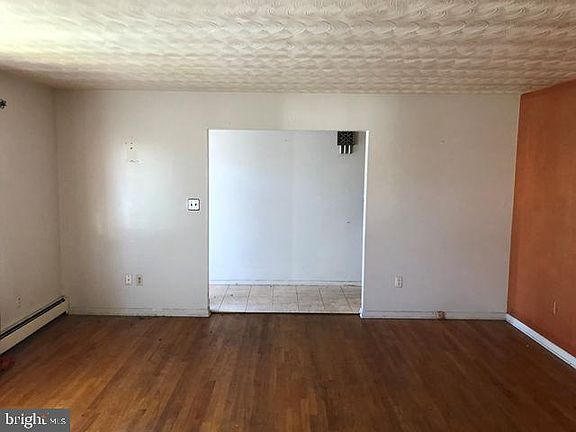 4th image of 6438 Miami Ave