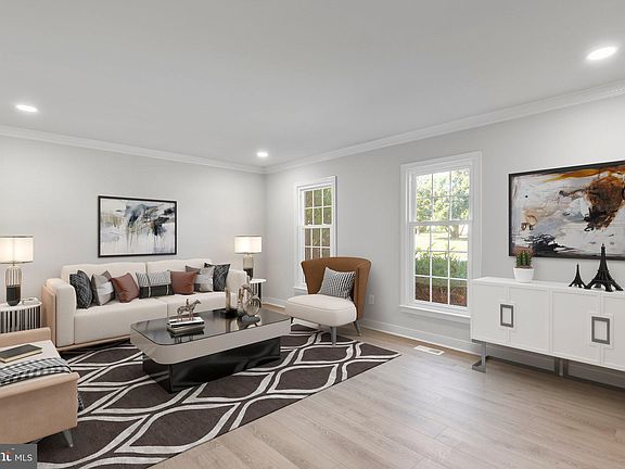 5th image of 700 Winterberry Dr