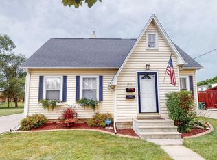 821 11th Ave NE, Rochester, MN 55906