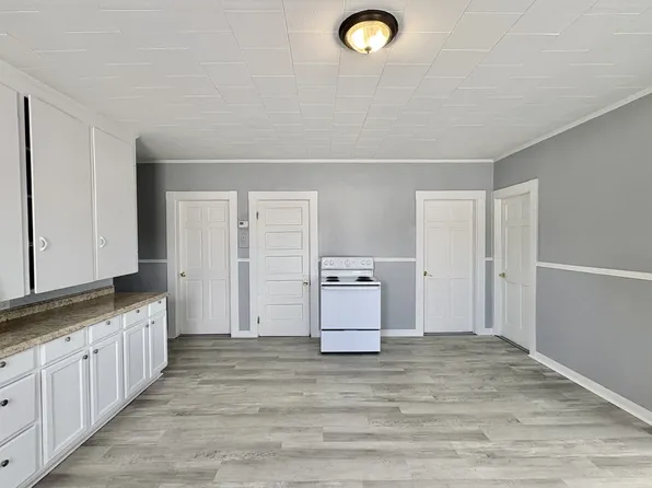94 Knox St #5, Lewiston, ME 04240