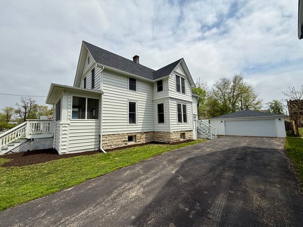 310 Pine St, Joliet, IL 60435