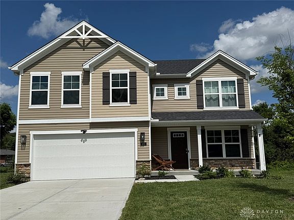 2nd image of 562 Maxwell Ct