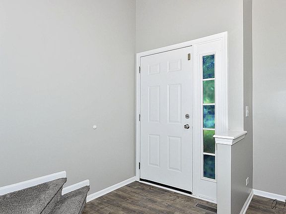 3rd image of 130 Stockton Dr