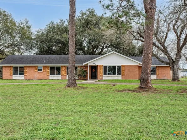 703 Northgate Rd, Victoria, TX 77904