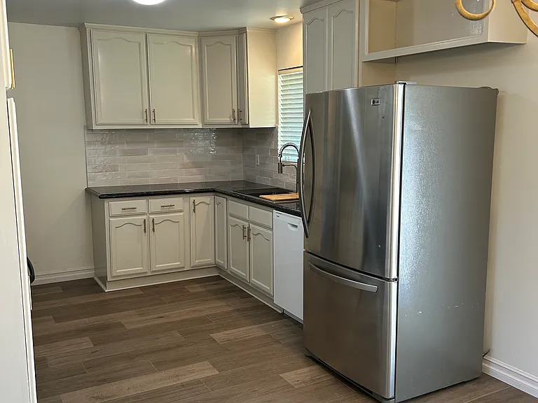 22432 Franklin St — Photo 5