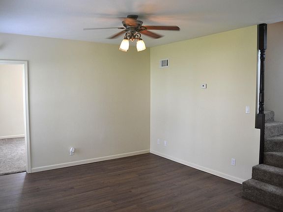 3rd image of 606 Maple St