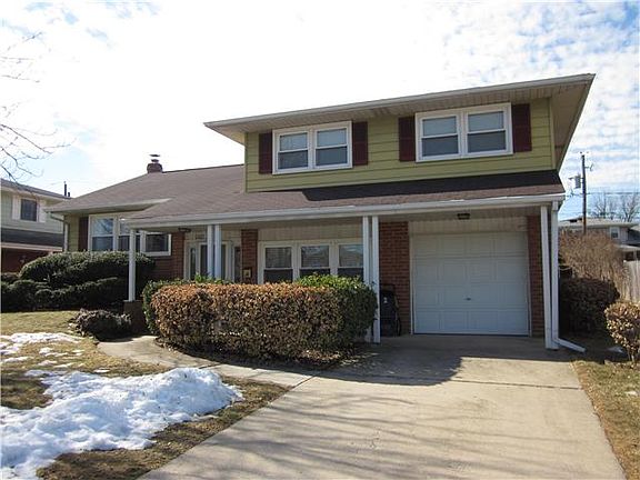 2nd image of 1107 Ipswich Dr