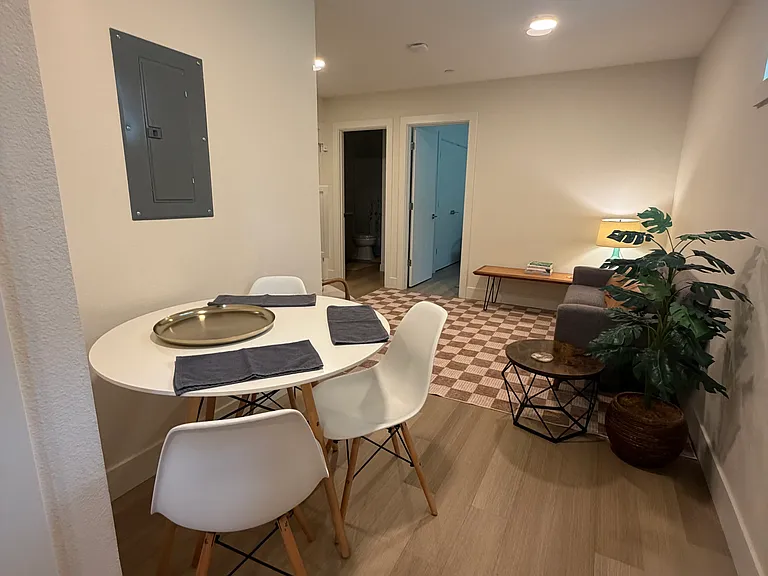 3852 SE Clinton St — Photo 4