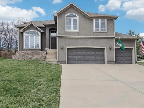 7000 Round Prairie St, Shawnee, KS 66226