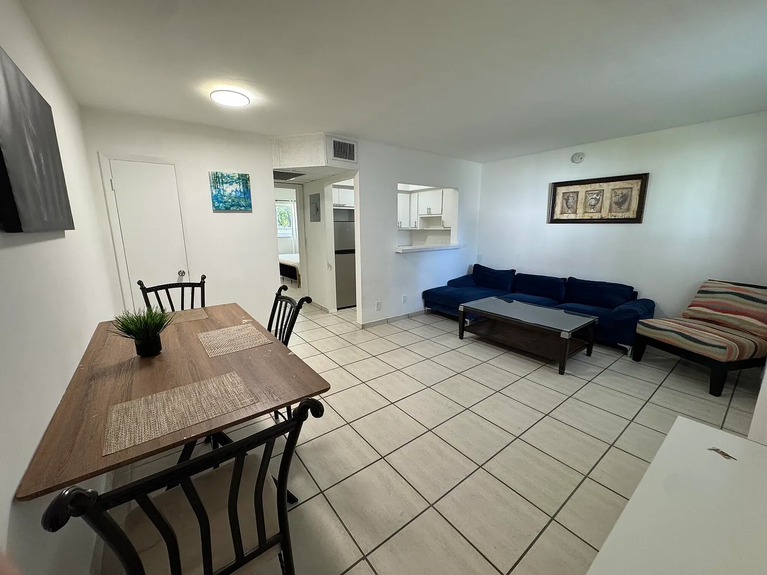 1 bed, 1.0 bath, 700 sqft, $1,800 — Photo 2