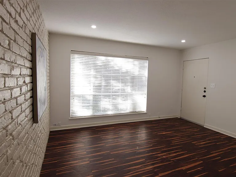 2101 Fountain View Dr #35 — Photo 6