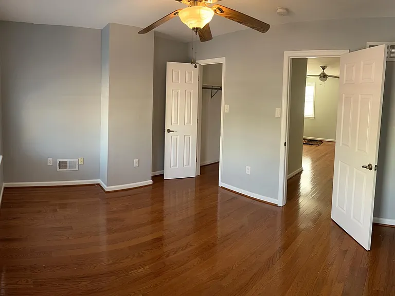 712 S 18th St — Photo 14
