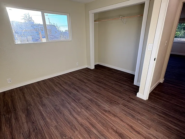 1460 Cascade Dr — Photo 13