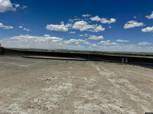 302 Cutthroat Dr, Saratoga, WY 82331