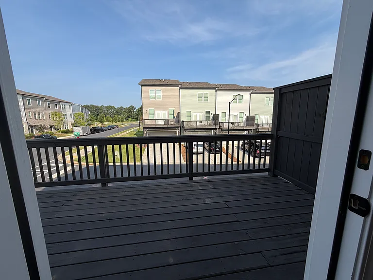900 Colton Dr — Photo 6