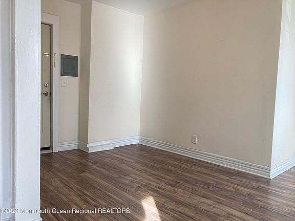 5th image of 1072 Ocean Ave APT 1