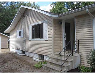 2nd image of 3005 Peoria St