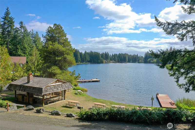 3rd image of 30 E Rainier Drive