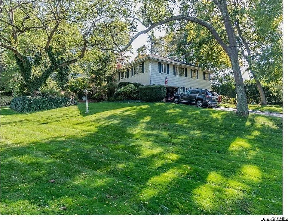 8 Woodedge Road, Manhasset, NY 11030 Zillow
