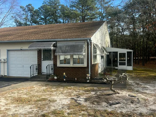 3 Oxford Place #b, Whiting, NJ 08759