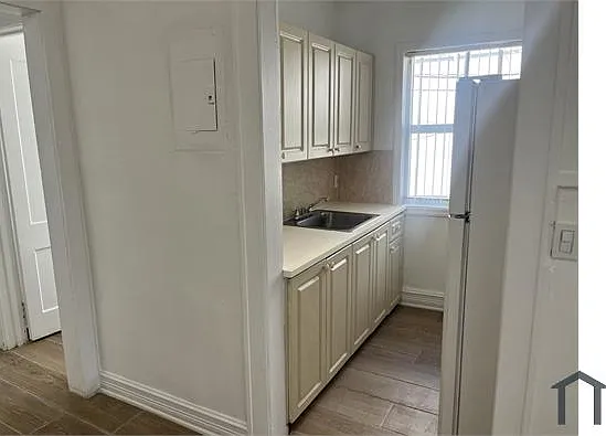 2036 SW 7th St #8 — Photo 7