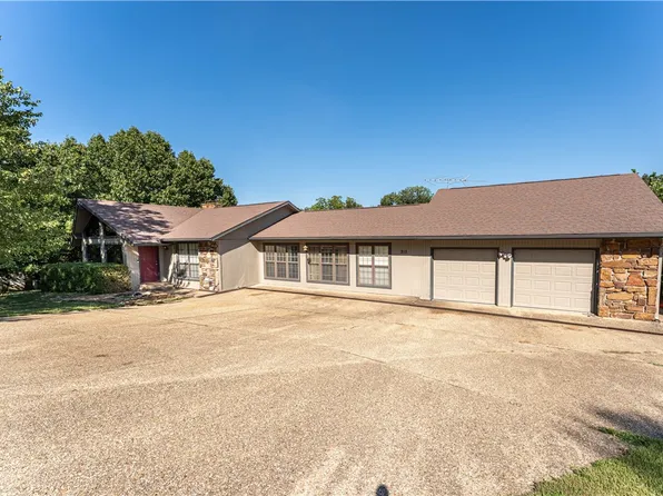215 Redbud Ln NE, Gravette, AR 72736