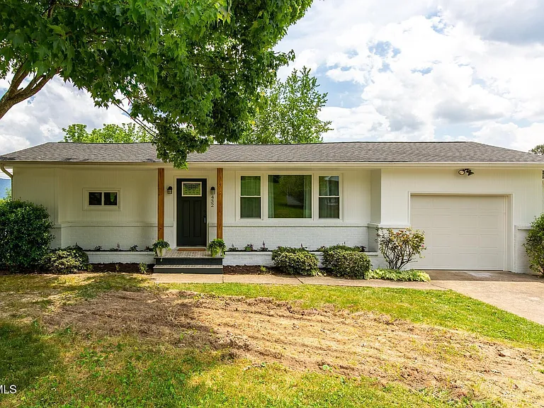 432 Cypress St — Photo 1