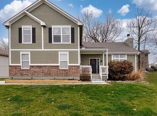 101 NW Cody Dr, Lees Summit, MO 64081