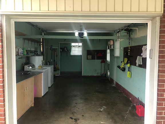 One car garage fits mid-size car with ease!