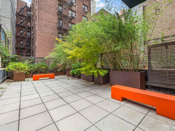 330 East 57th Street image 12 of 12