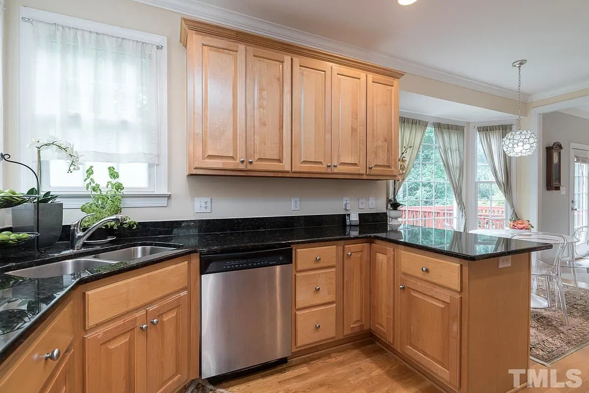 4 bed, 3.5 bath, 2949 sqft, $3,400 — Photo 3
