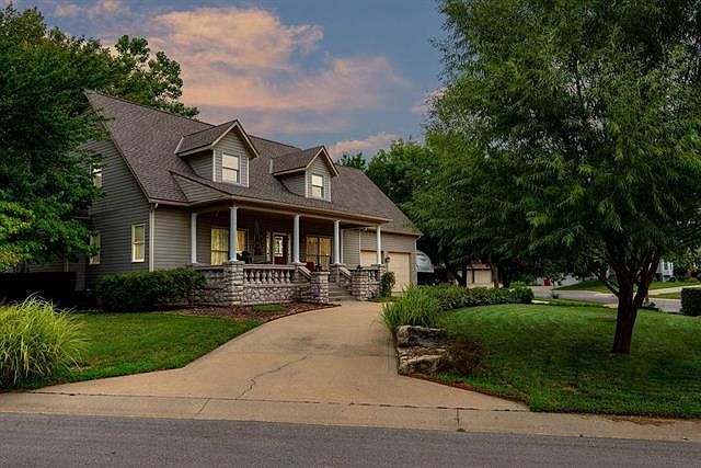 1st image of 18505 E Ponca Ct