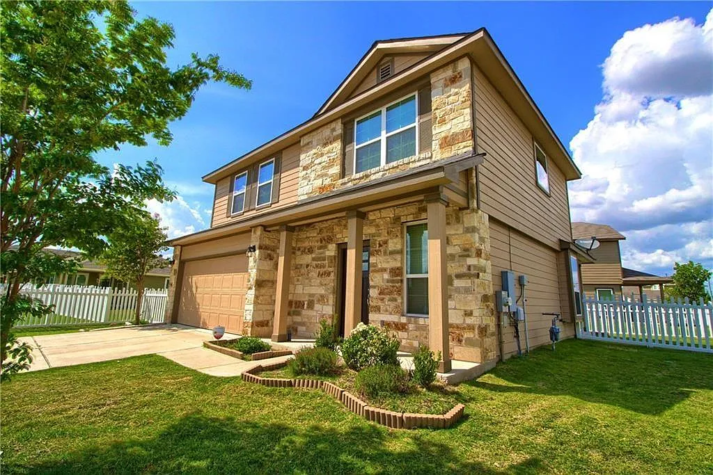 3 bed, 2.5 bath, 1464 sqft, $2,149 — Photo 2